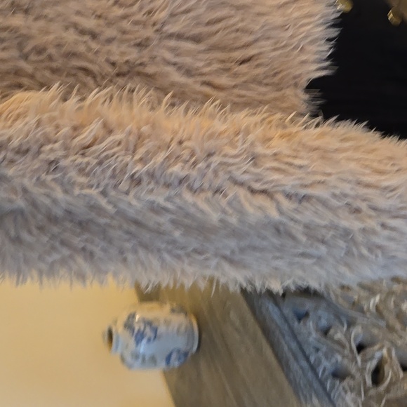 Little Lass Cream Teddy Jacket - Picture 4 of 10